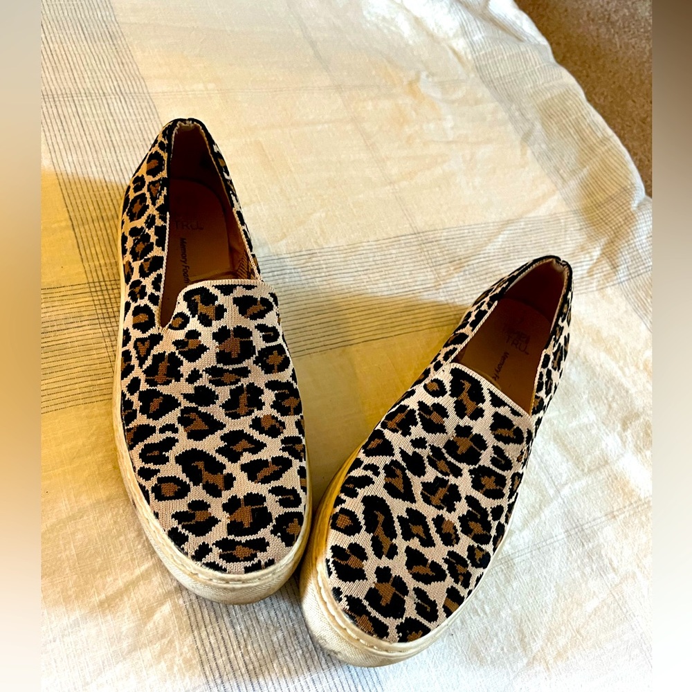 Leopard slip on canvas shoe